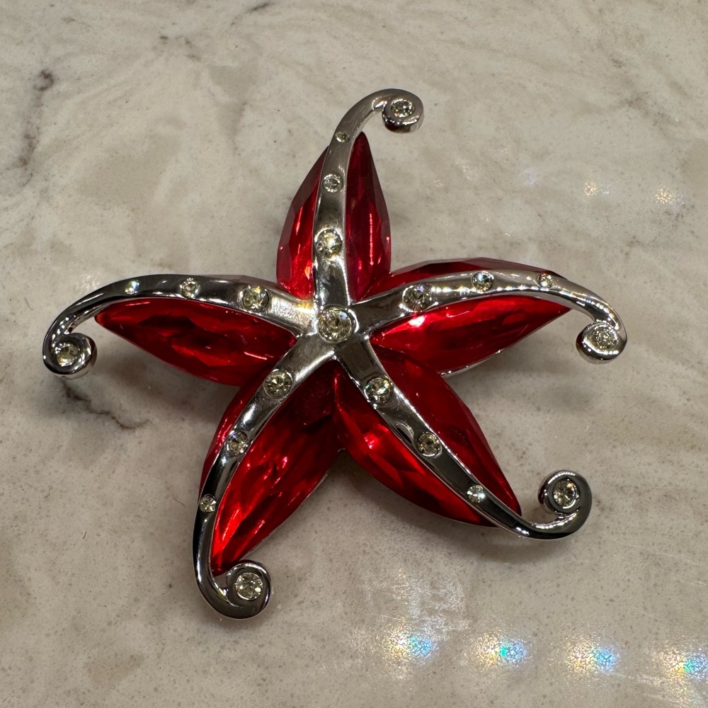 Swarovski crystal and silver starfish pin never worn mint